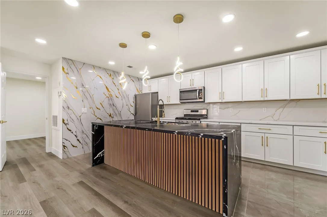 2200 South Fort Apache Road 2073 — photo 3