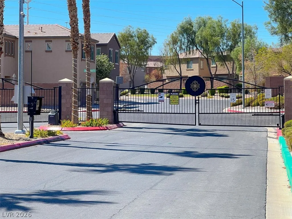 732 RUSTIC DESERT Place — photo 3