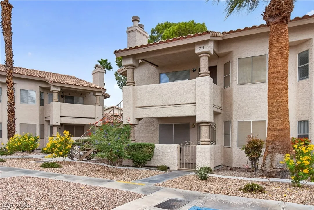 1341 Pinto Rock Lane 202 — photo 2