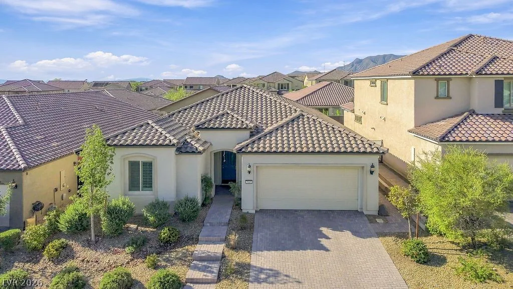 9945 Bristlecone Skye Avenue — photo 4