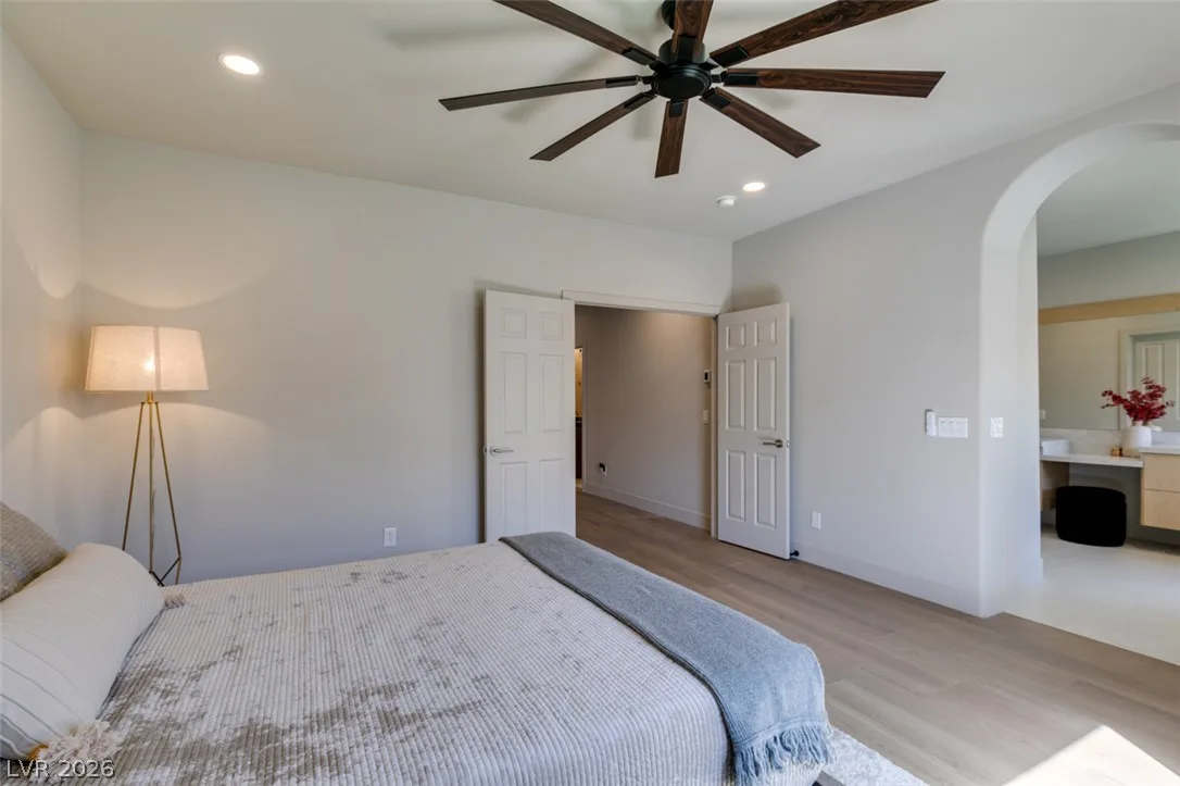 2897 Sunlit Glade Avenue — photo 5