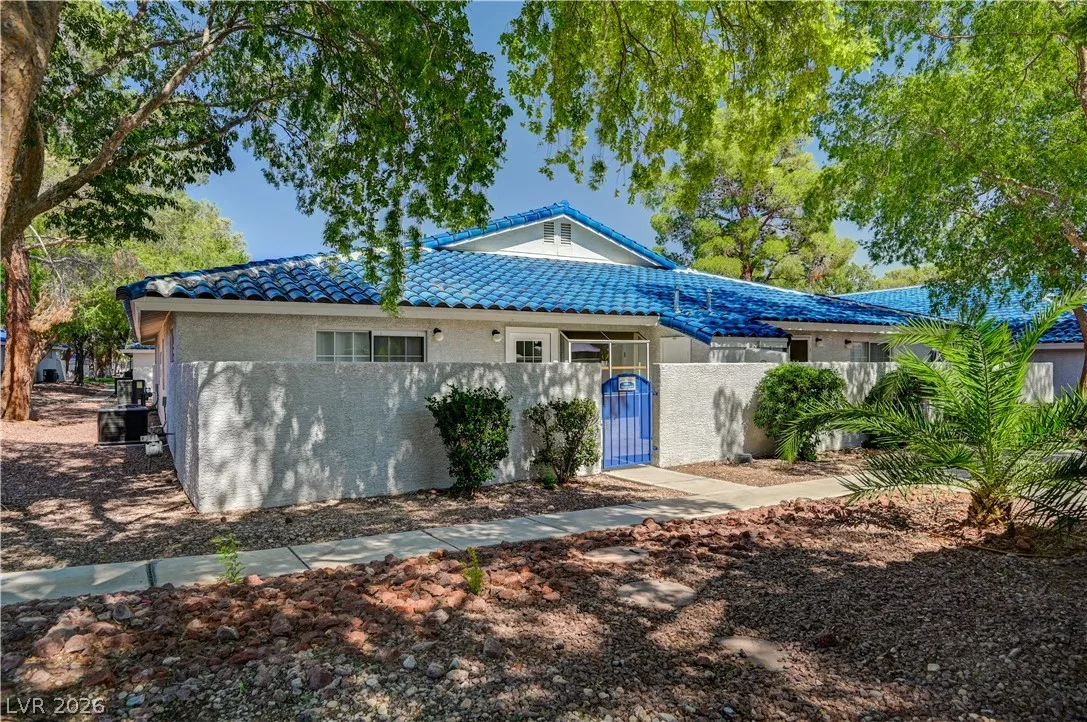 2040 Willowbury Drive C — photo 2