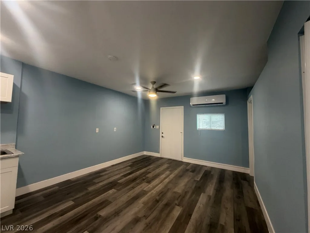 5709 Cabrillo Circle — photo 2