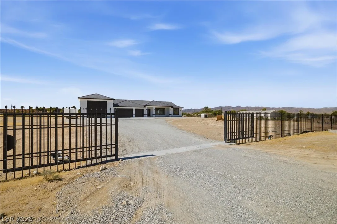 5910 East Kellogg Road — photo 1