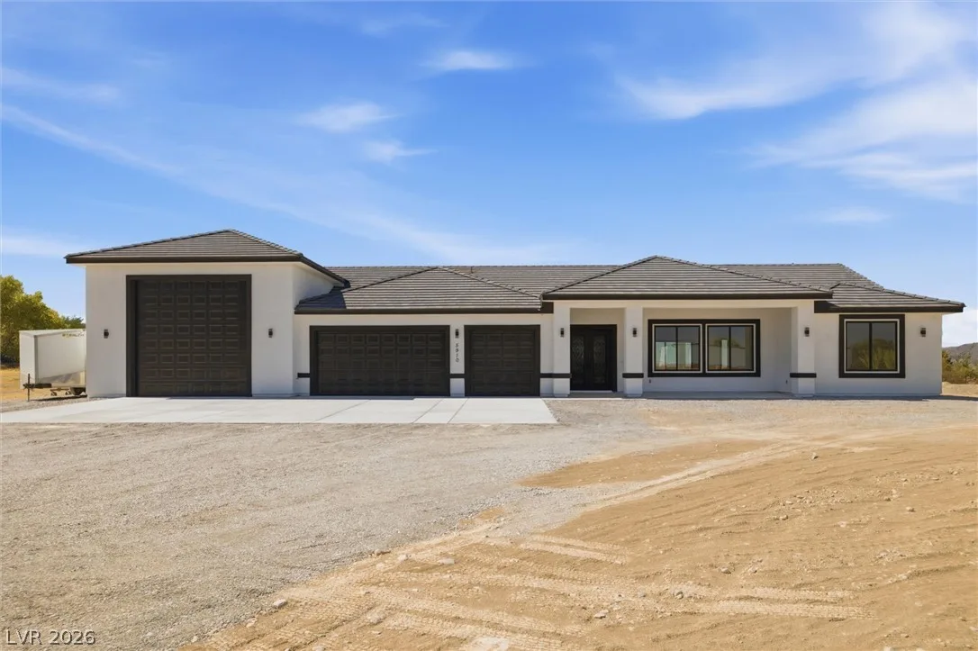 5910 East Kellogg Road — photo 2
