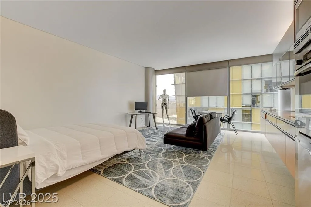 3722 South Las Vegas Boulevard 1010 — photo 2