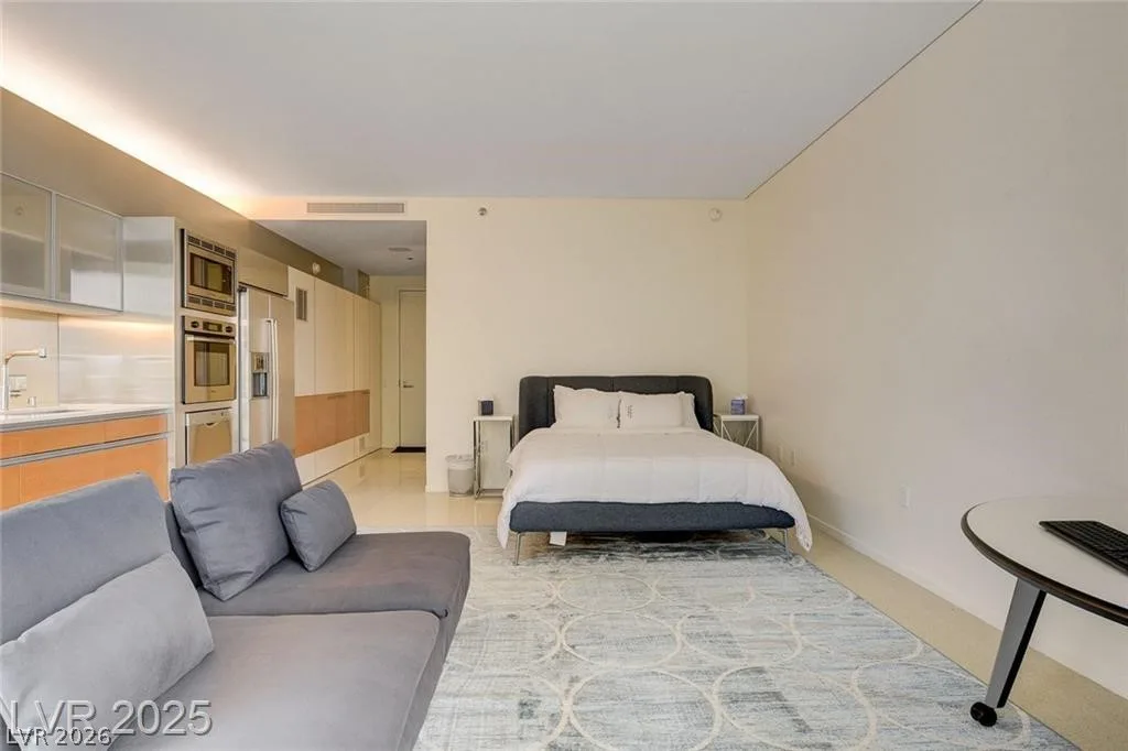 3722 South Las Vegas Boulevard 1010 — photo 4