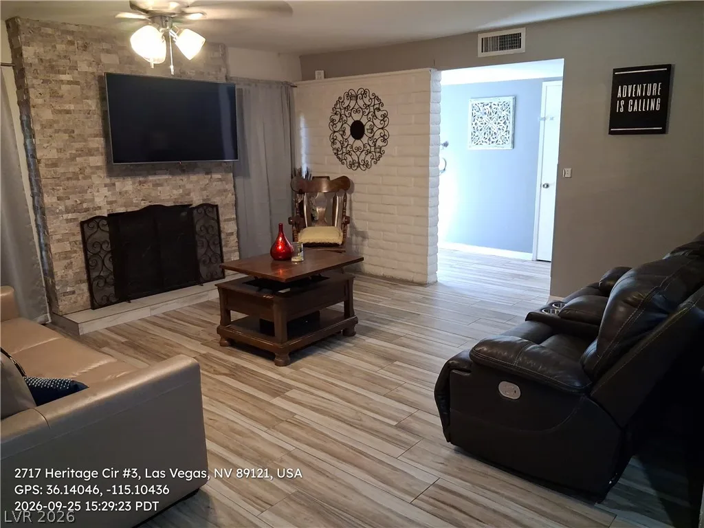 2717 Heritage Circle 3 — photo 2
