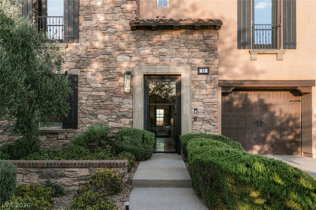 12 Menaggio Court — photo 5
