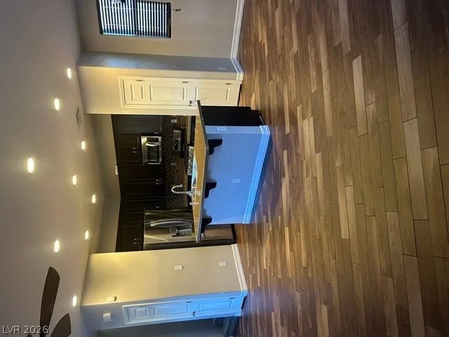 7514 Dobroyd Drive — photo 2