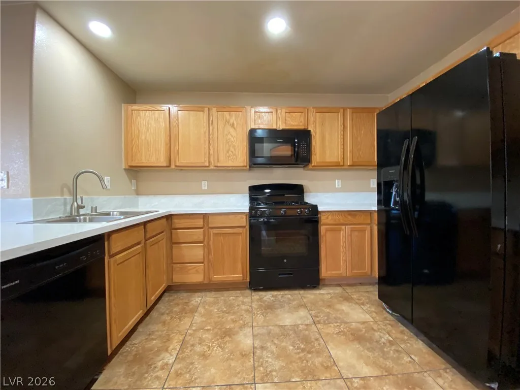 9212 Millikan Avenue — photo 2