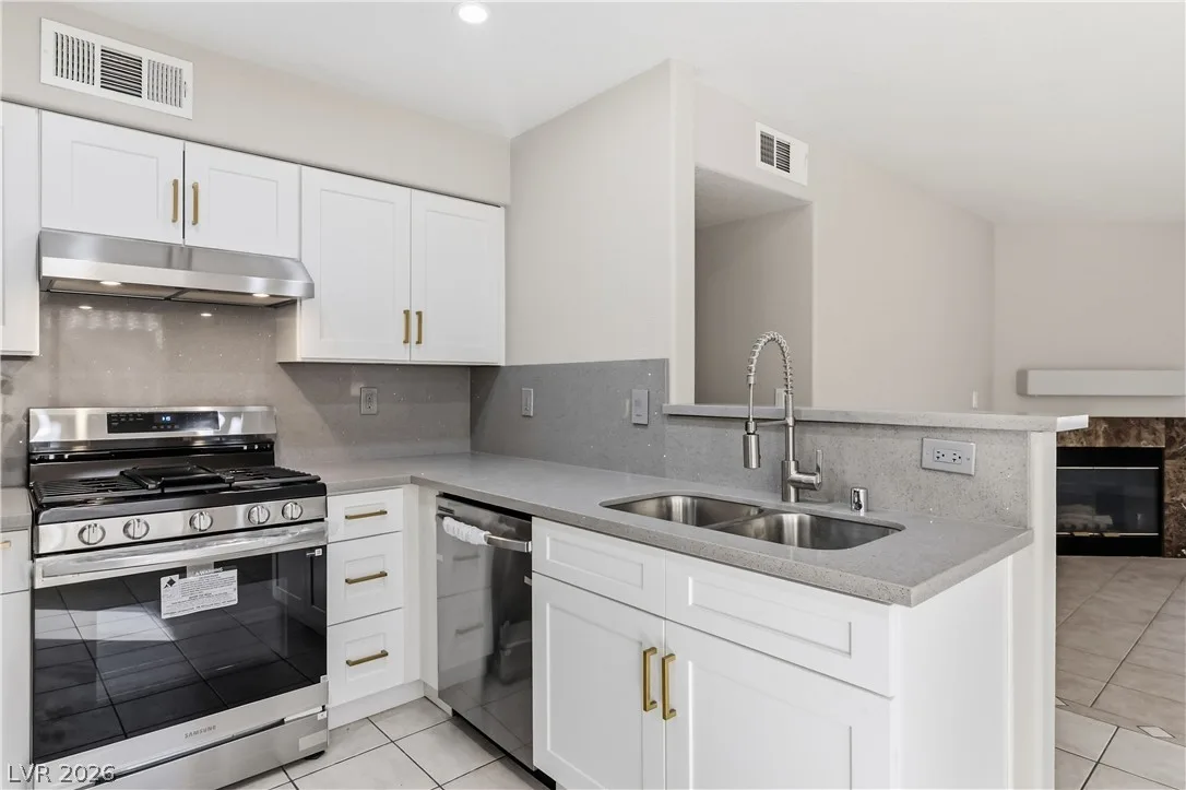 3144 Tarpon Drive 204 — photo 1