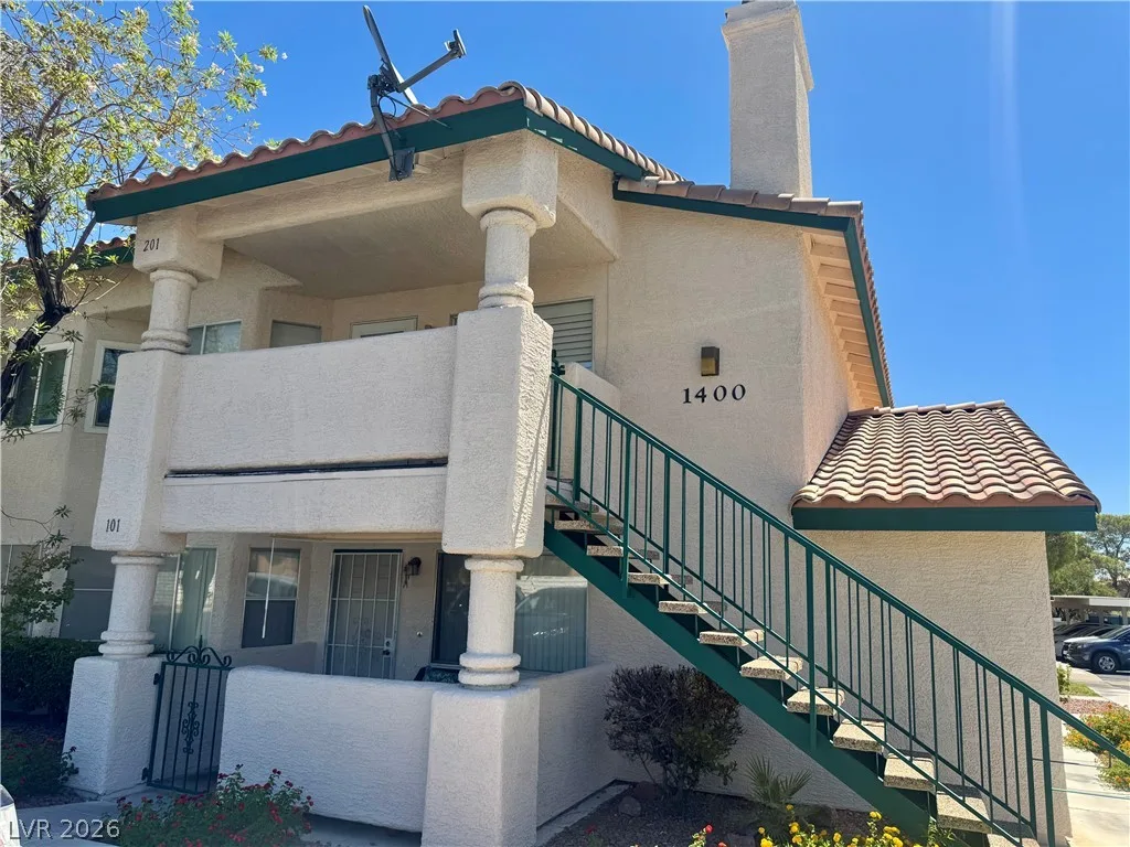 1400 Oak Rock Drive 201 — photo 1