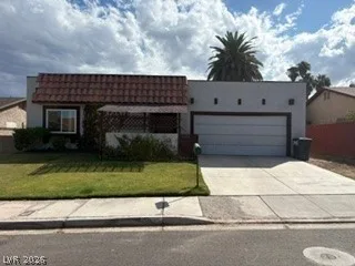 5095 Brownwood Avenue — photo 1