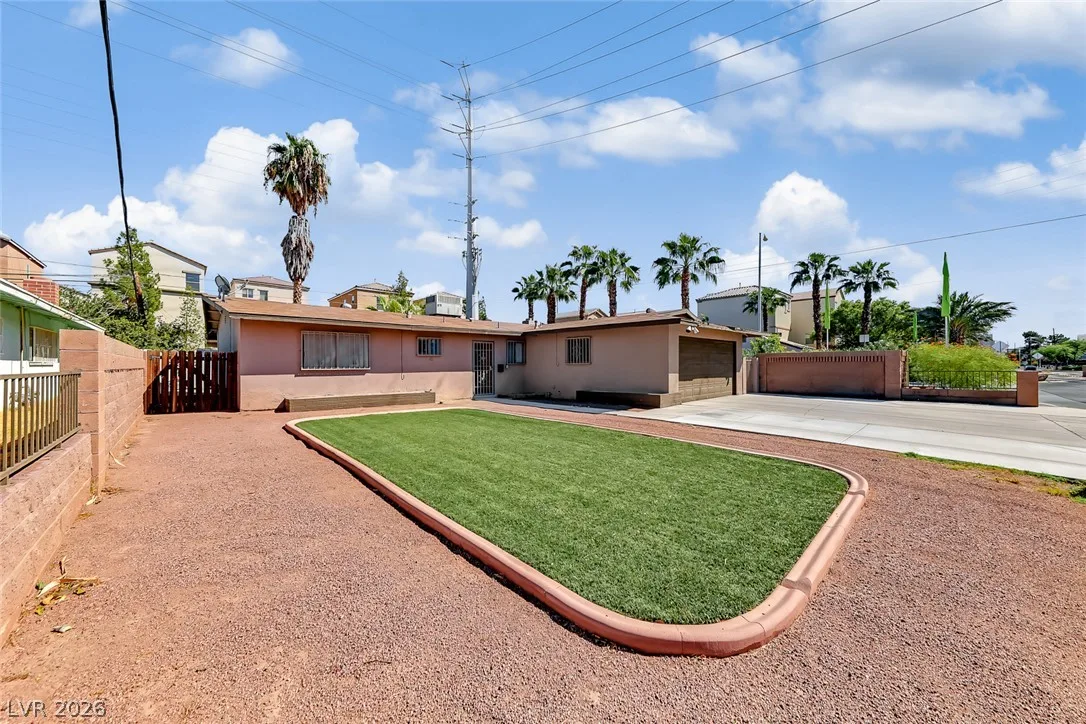 229 Shadow Lane — photo 3