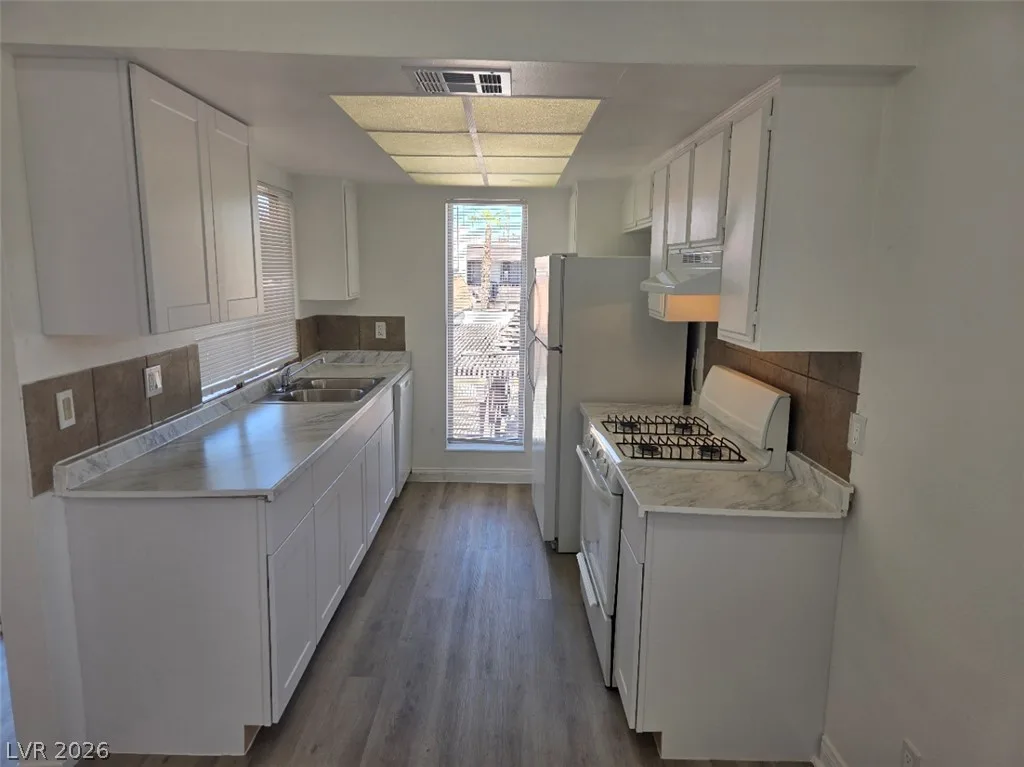 1405 Vegas Valley Drive 368 — photo 4