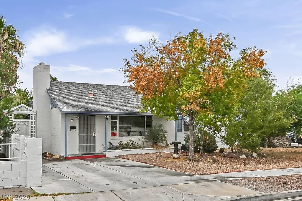 221 Circle Drive — photo 1