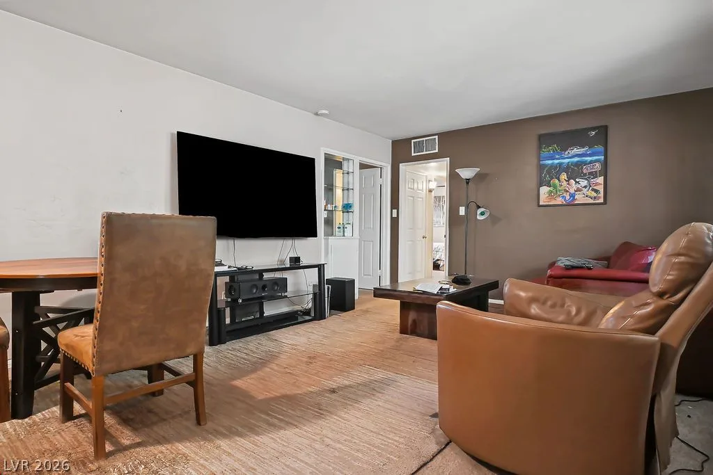 221 Circle Drive — photo 4