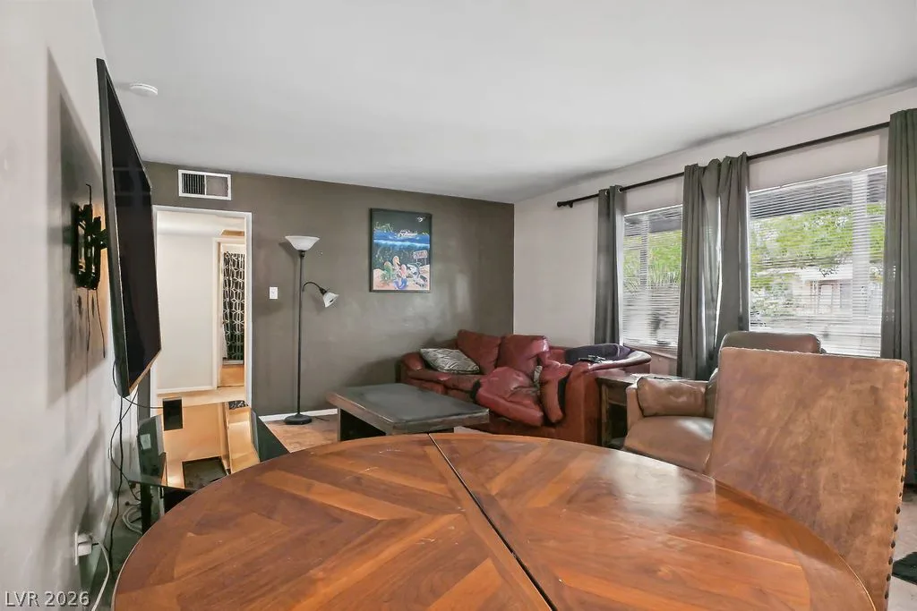 221 Circle Drive — photo 5
