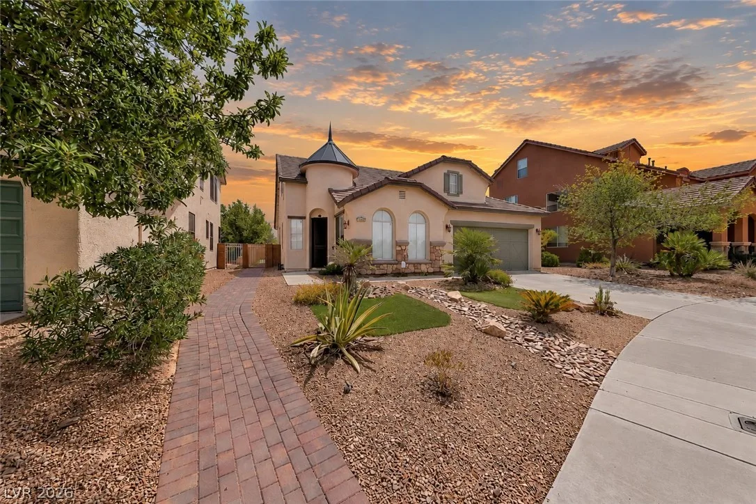 792 Valley Rise Drive — photo 1