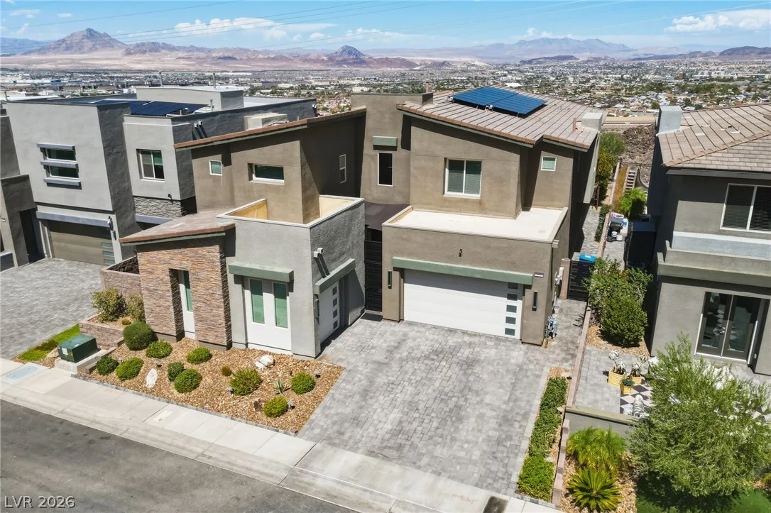 302 Shaded Canyon Drive — photo 2