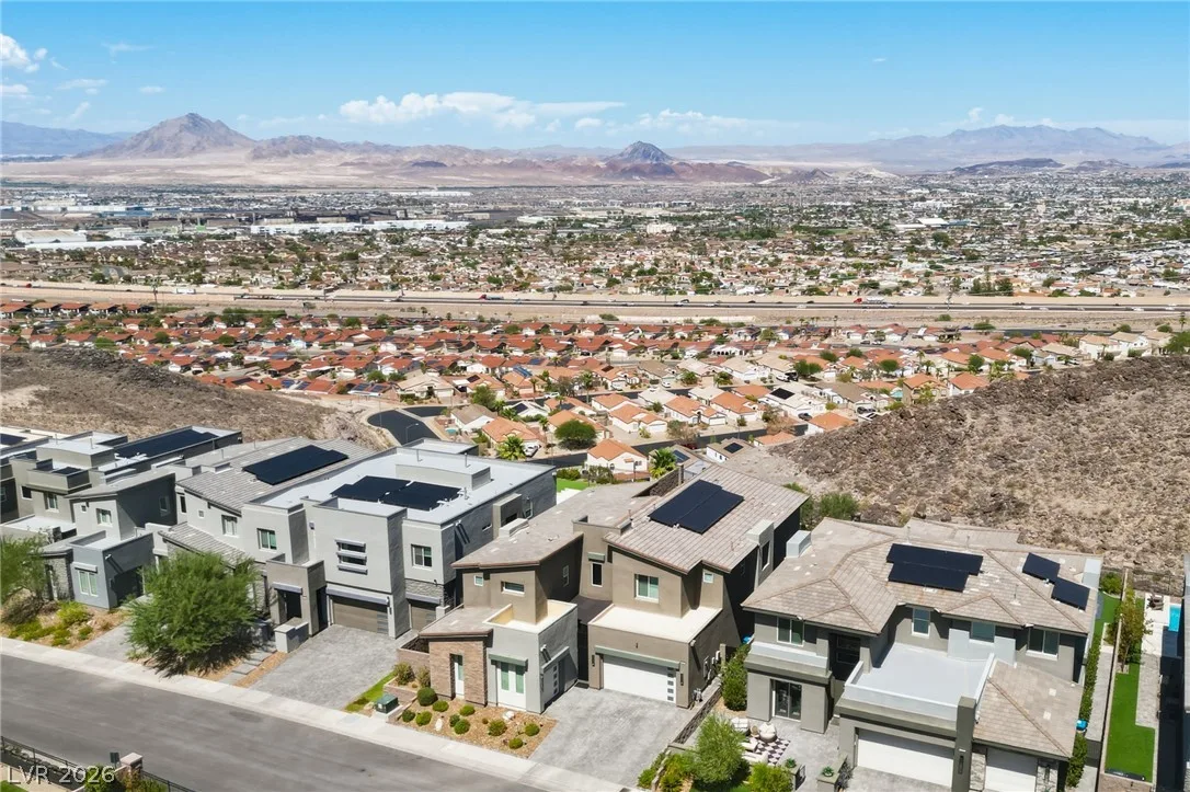 302 Shaded Canyon Drive — photo 3