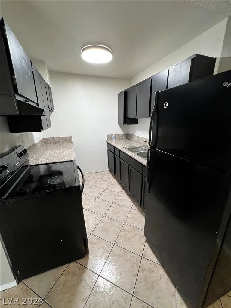 2100 Stewart Avenue B — photo 4
