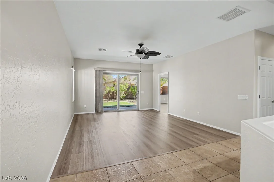 5976 Wheat Penny Avenue — photo 5