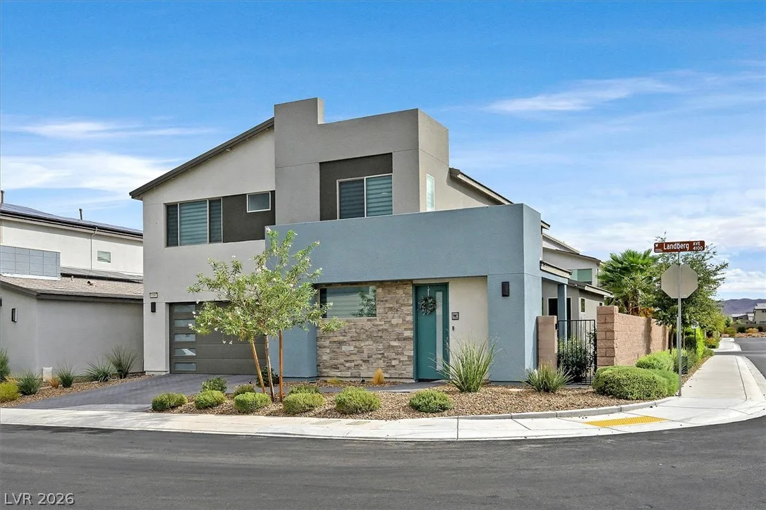 4195 West Landberg Avenue — photo 1