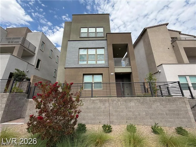 1741 North Desert Foothills Drive — photo 1