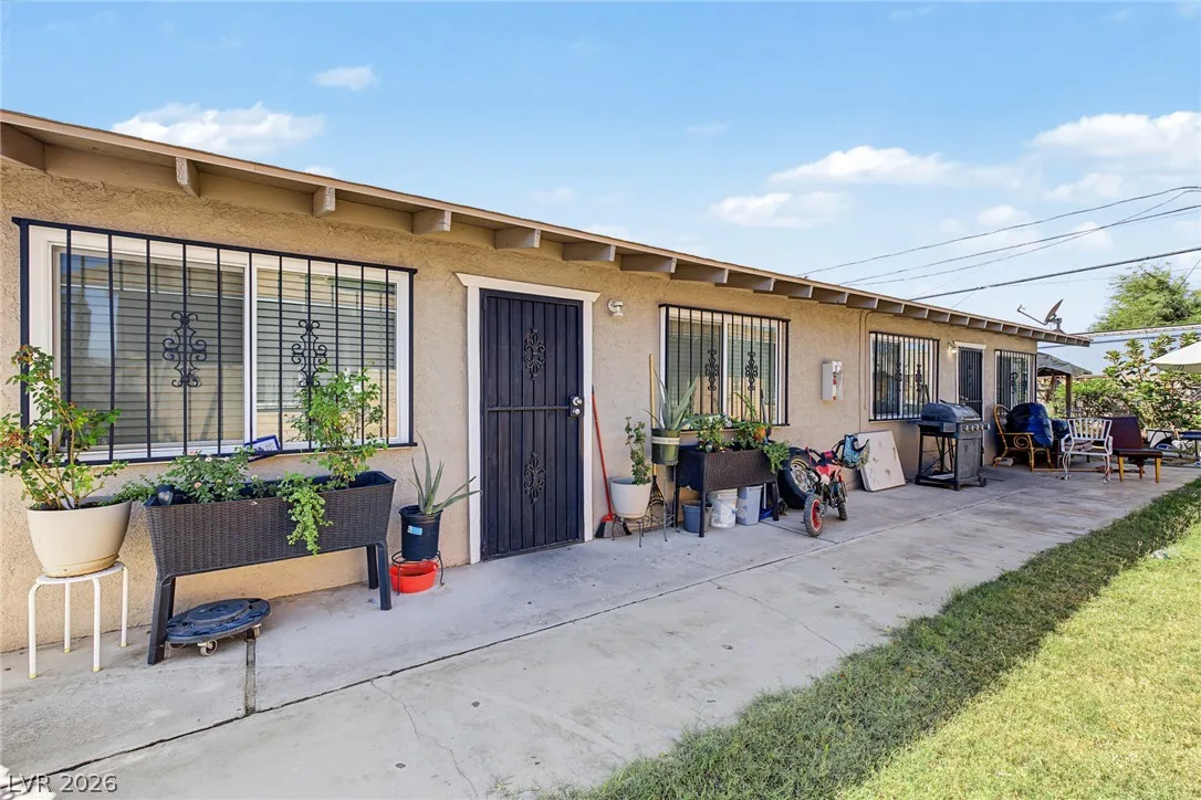 2155 Belmont Street — photo 3