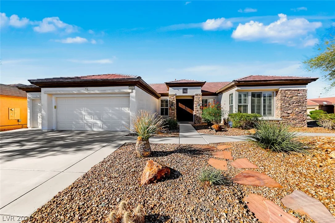2556 Collinsville Drive — photo 1