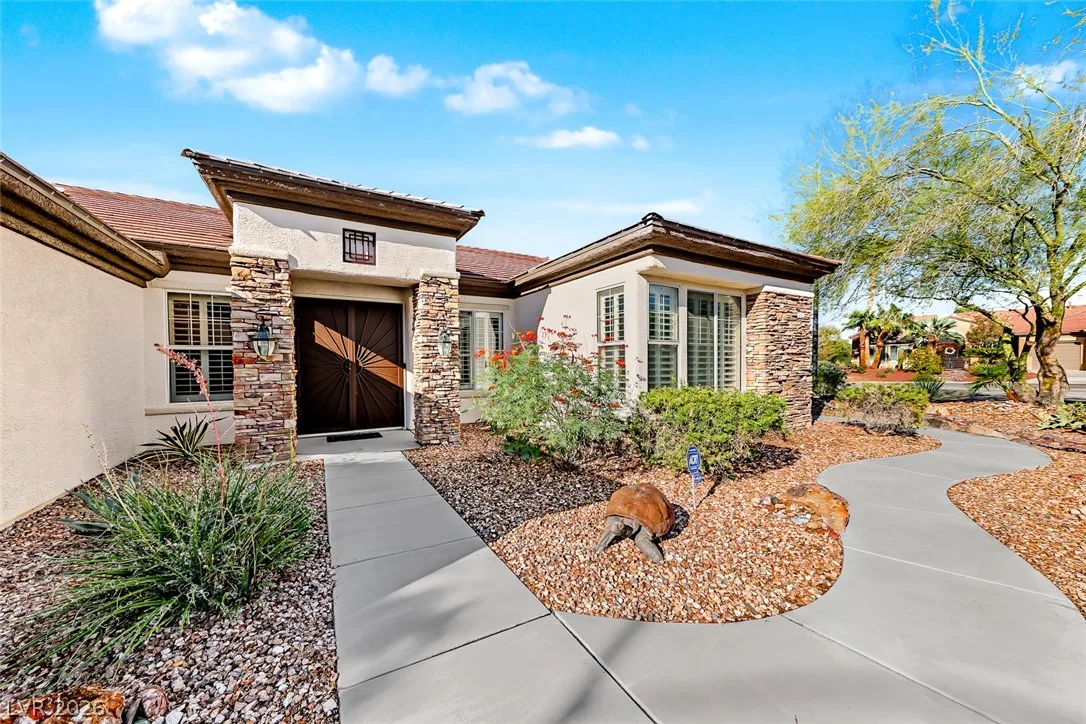 2556 Collinsville Drive — photo 3