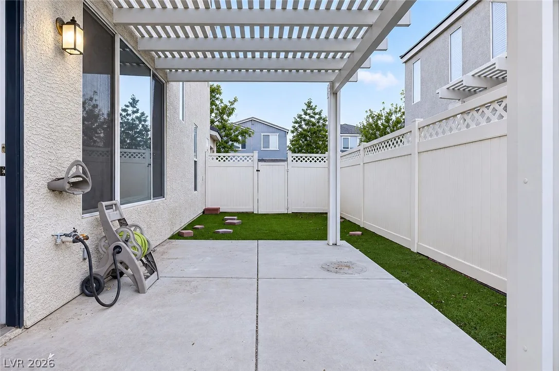 6276 Huntington Ridge Avenue — photo 5