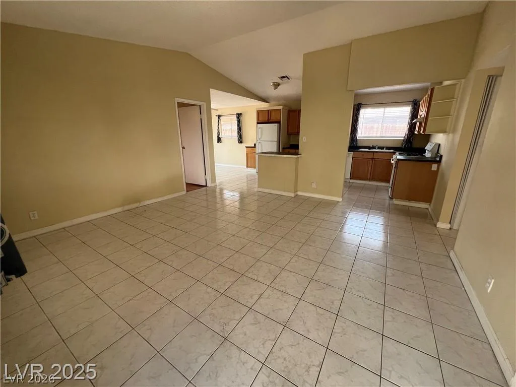 6430 Alomar Avenue — photo 3