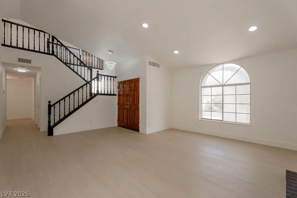 2118 Fountain Springs Drive — photo 5