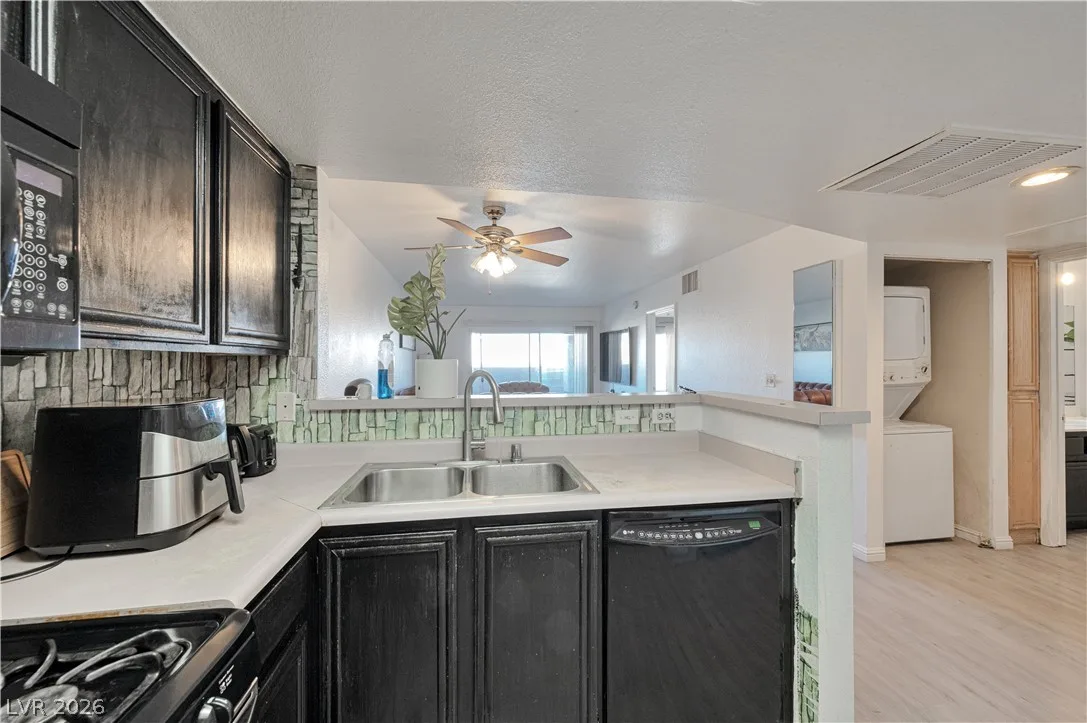 8025 West Russell Road 1090 — photo 2