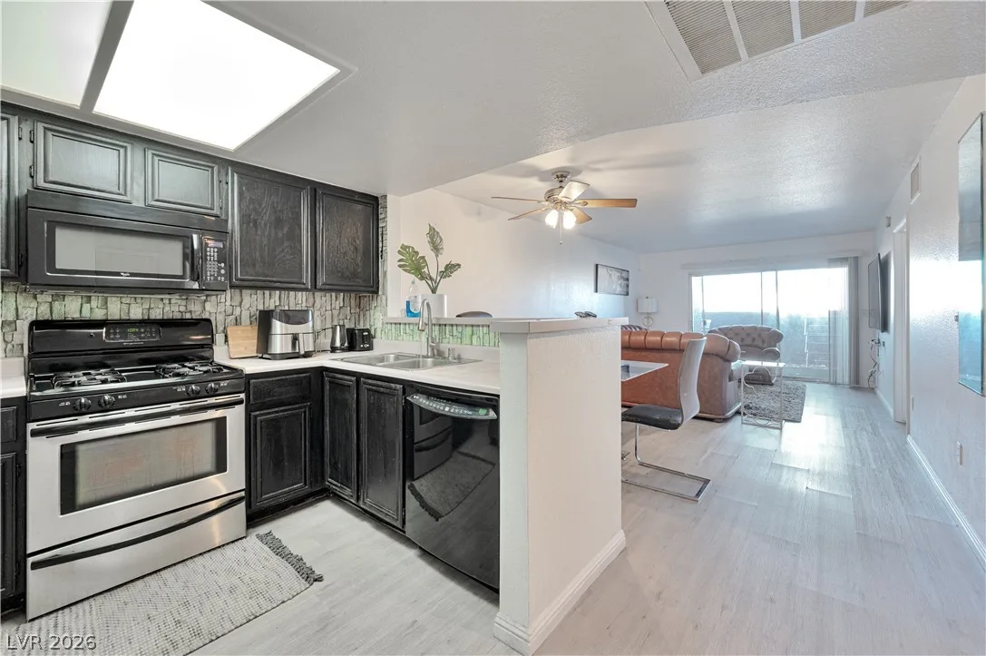8025 West Russell Road 1090 — photo 4