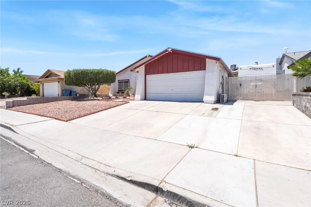 3983 Redwood Street — photo 3