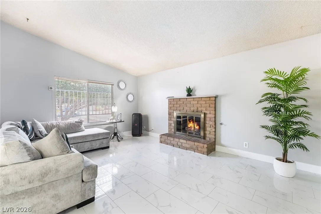 3983 Redwood Street — photo 5