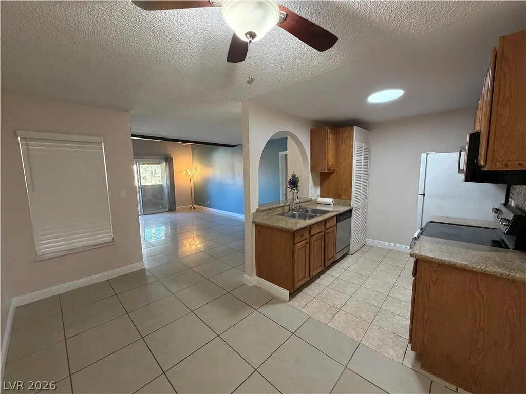 1515 East Reno Avenue 201 — photo 1