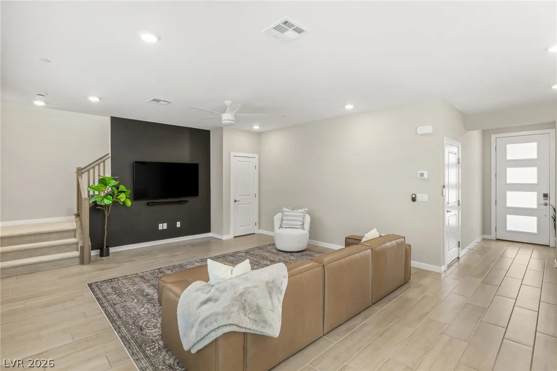 10449 Smokey Mariposa Avenue — photo 5