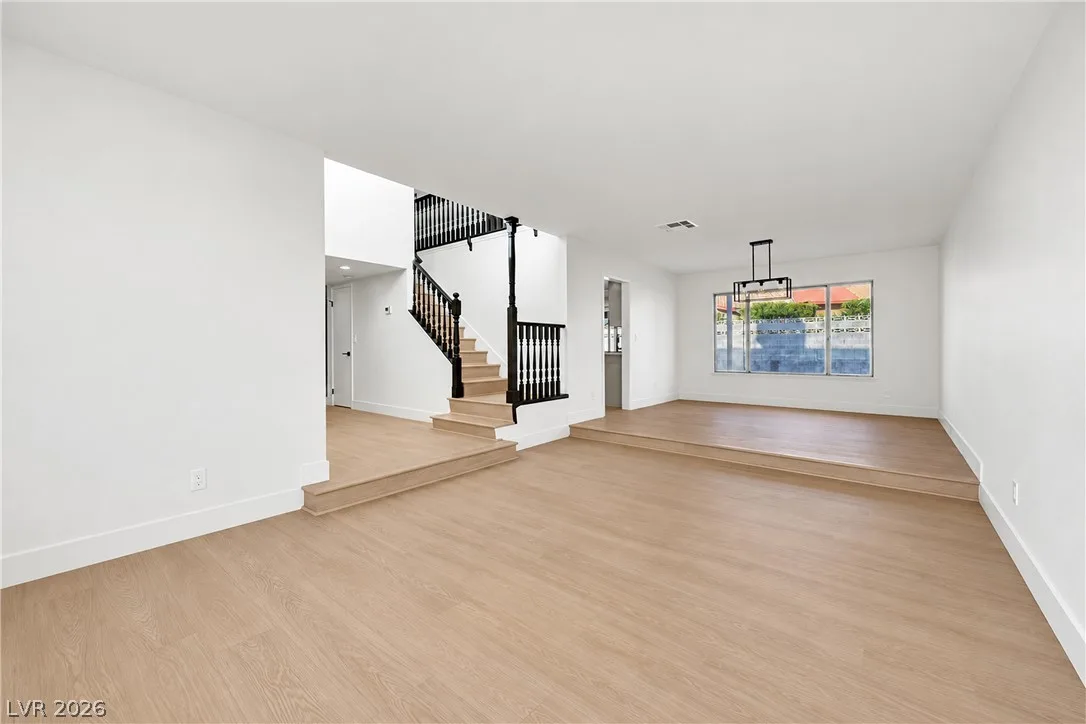 2112 Verdinal Drive — photo 4