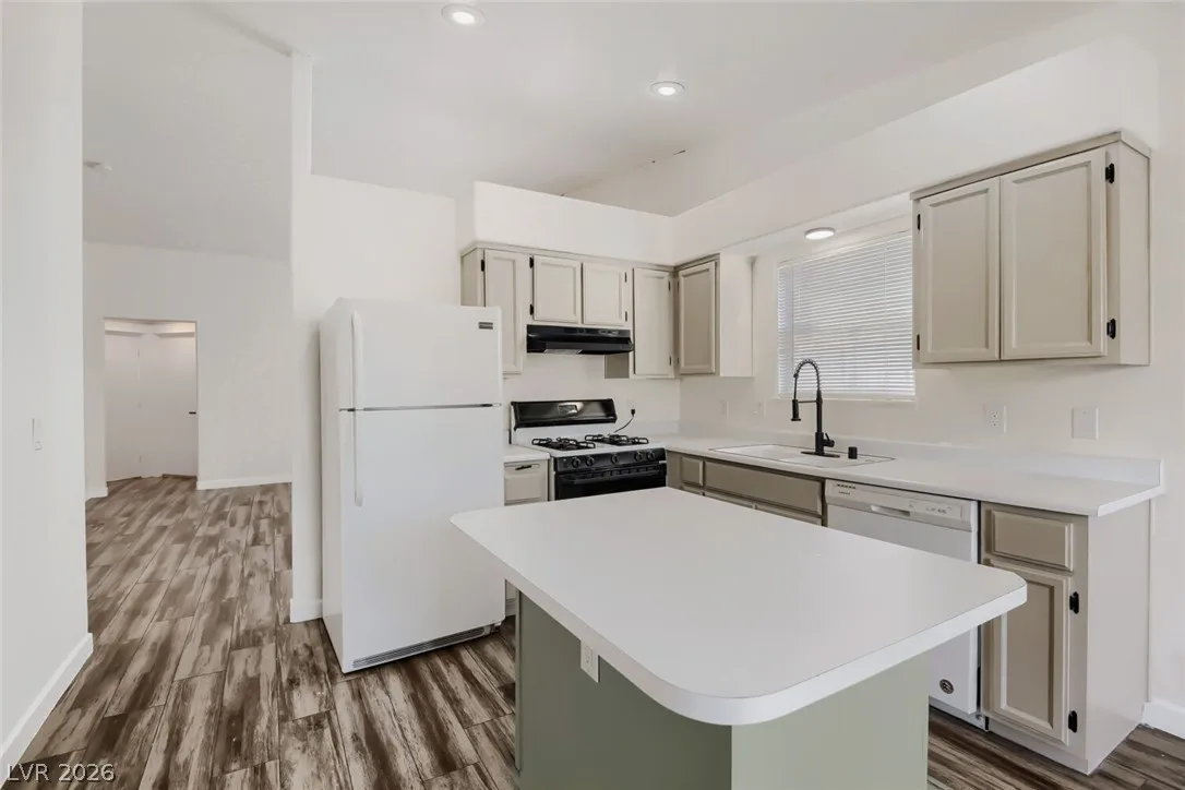 7564 Durham Hall Avenue 201 — photo 5