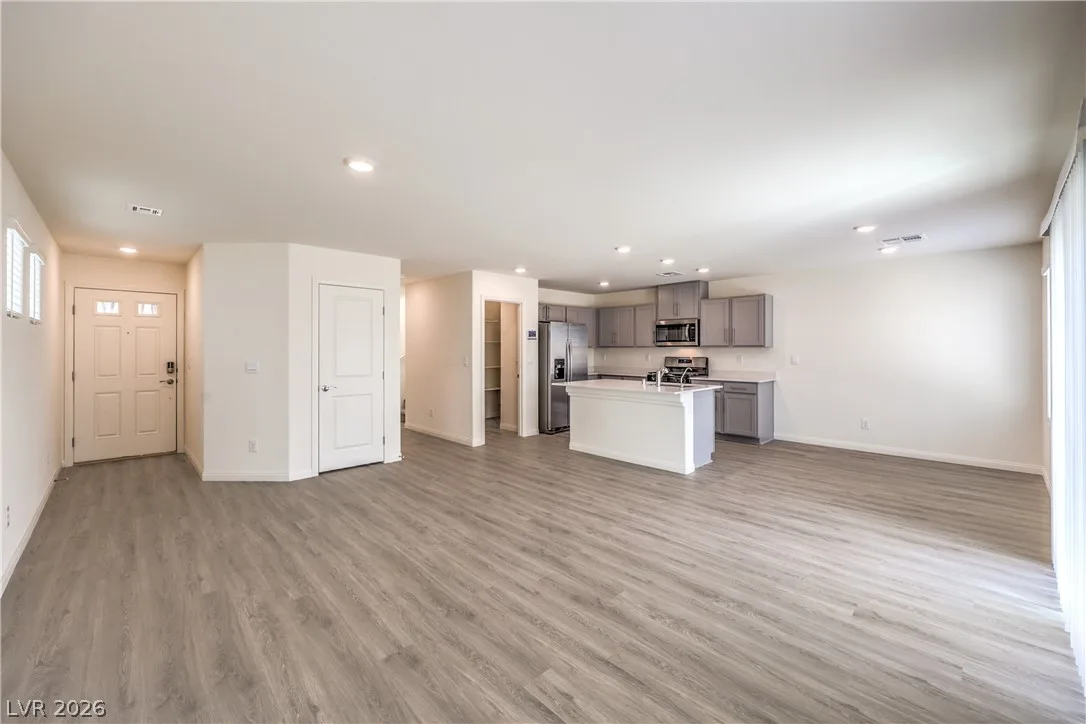 1214 Sun Parakeet Drive — photo 4
