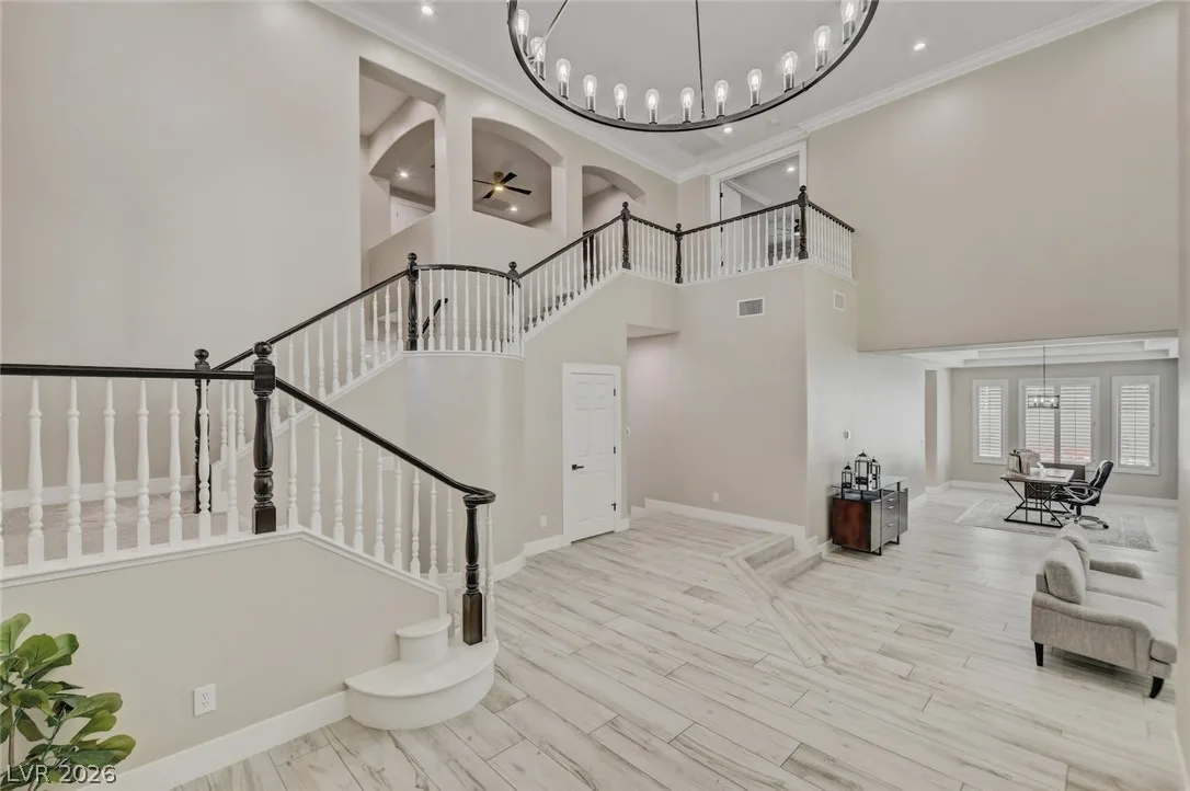 304 Queens Gate Court — photo 4