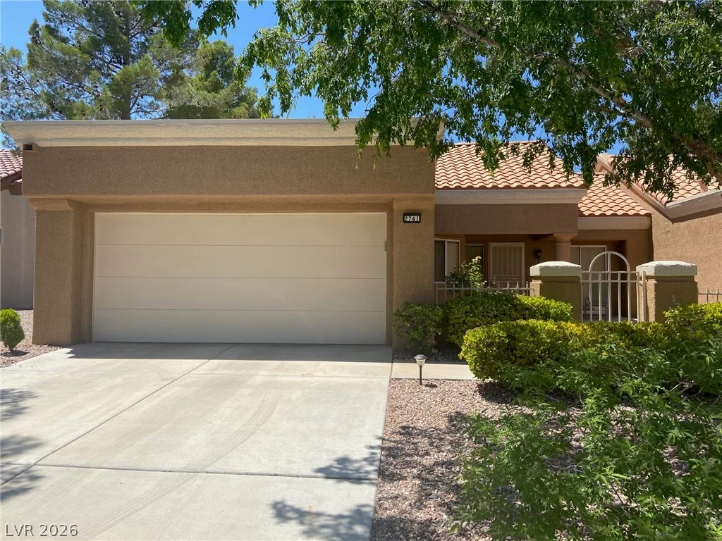 2741 SUNGOLD Drive — photo 1
