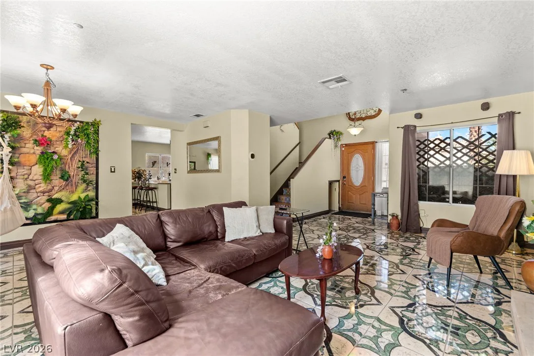 1731 Monte Alban Drive — photo 2