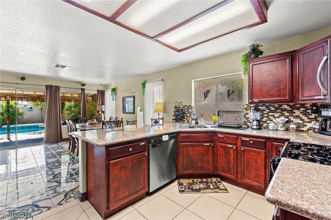 1731 Monte Alban Drive — photo 3