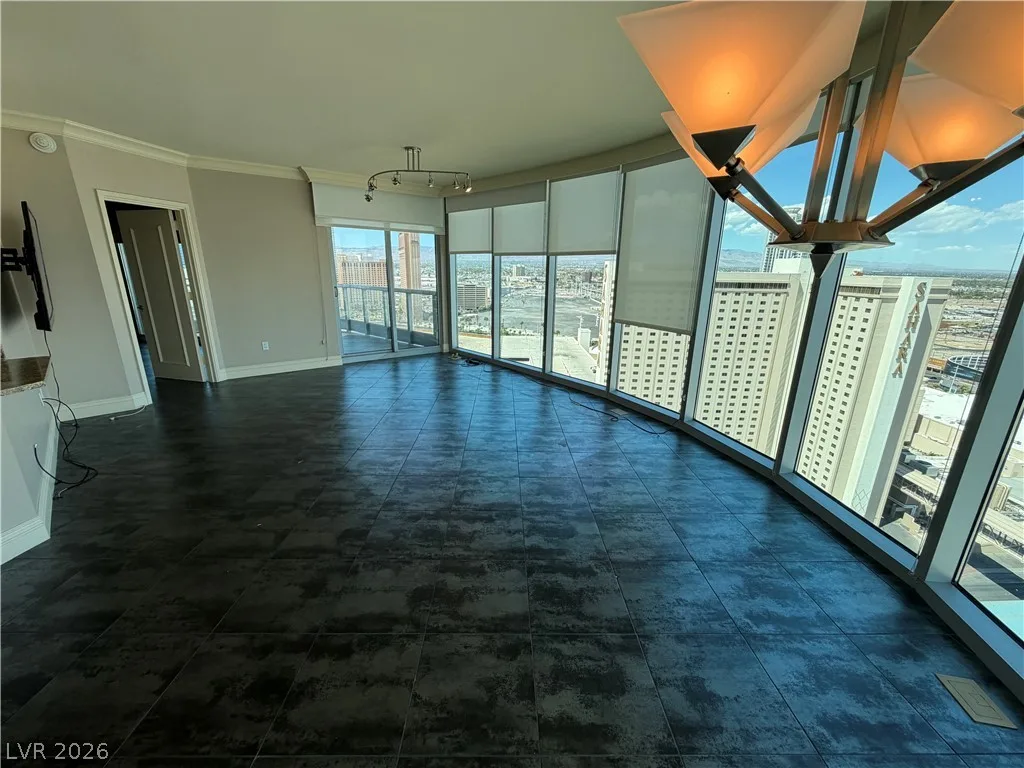 222 Karen Avenue 2608 — photo 2